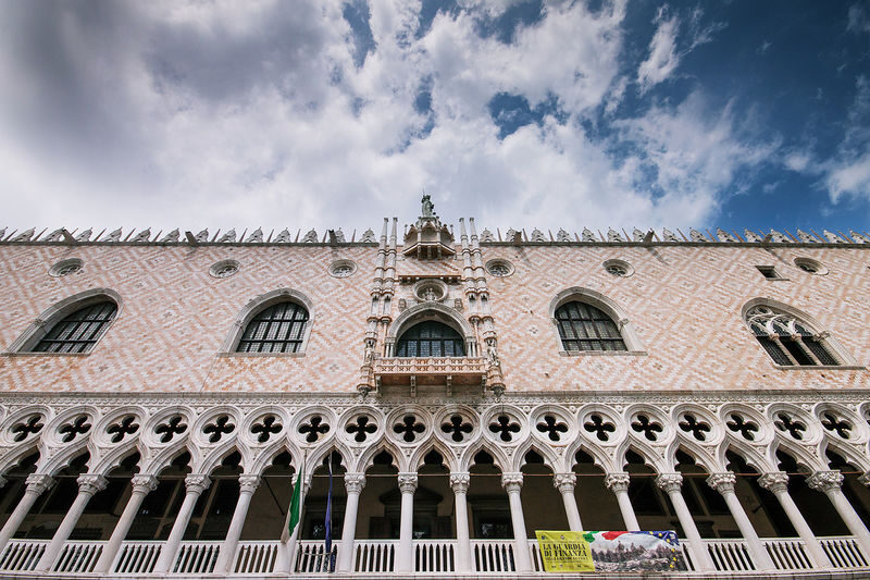 Doges Palace and St. Marks Basilica Tour in Venice - Two landmarks, two sides of Venetian power