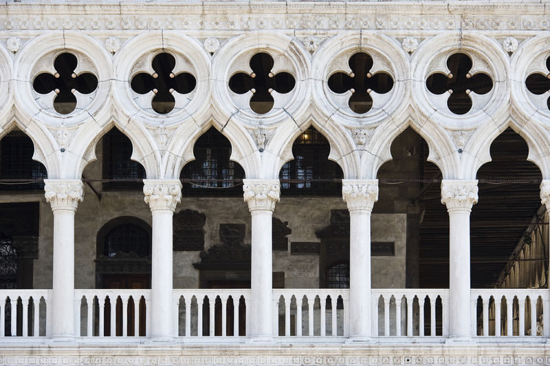 Doges Palace, Bridge of Sighs & Prisons Guided Tour in Venice - Keep expectations realistic about the timing