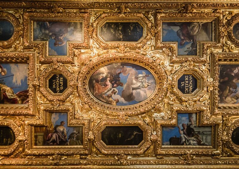 Doges Palace, Bridge of Sighs & Prisons Guided Tour in Venice - Who should choose this visit
