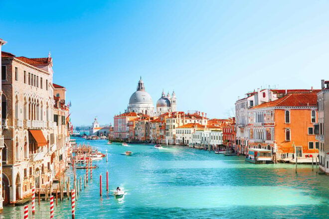Doges Palace Entry With Venice City Walking Tour With an APP - Accessibility and Restrictions
