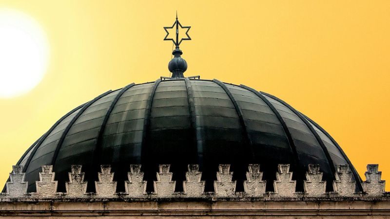 Dohany Street Synagogue ticket in Budapest - Start with the synagogue itself