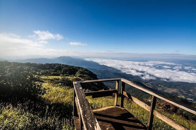 Doi Inthanon National Park and Pha Dok Siew Day Tour from Chiang Mai - Waterfalls make a strong first impression