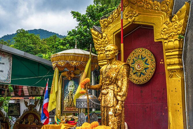 Doi Suthep and Wat Pha Lat Sunrise Private Tour – Half Day - Hidden Temples