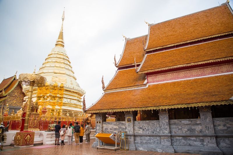 Doi Suthep and Wat Pha Lat Sunrise Tour - Half Day - A sunrise visit with more than a viewpoint