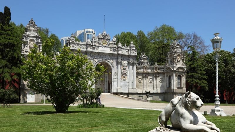 Dolmabahce Palace Ticket - Audio guide, timing and crowd comfort