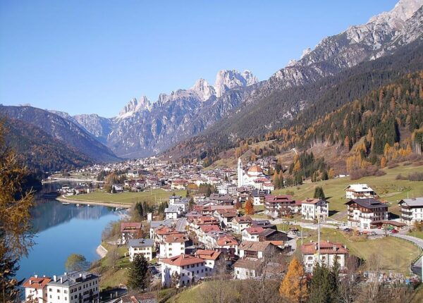 Dolomites Day Trip: Lake Santa Croce to Cortina Adventure - Tips for a Great Experience