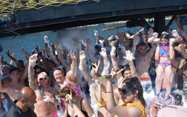 Dolphin Island Boat Trip with Swimming & Lunch - Practical Details and What to Pack