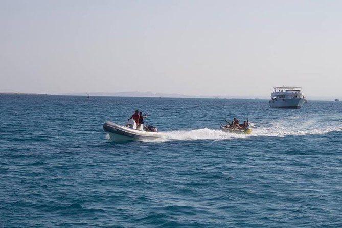 Dolphin Tour in Hurghada - Maximum Traveler Capacity and Weather Conditions