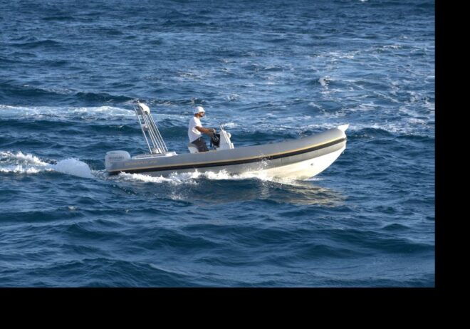 Domar F6 Self Drive Boat Rental Amalfi Coast - Language and Group Type Information