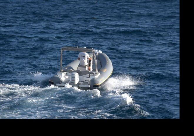 Domar F6 Self Drive Boat Rental Amalfi Coast - Boat Features and Equipment