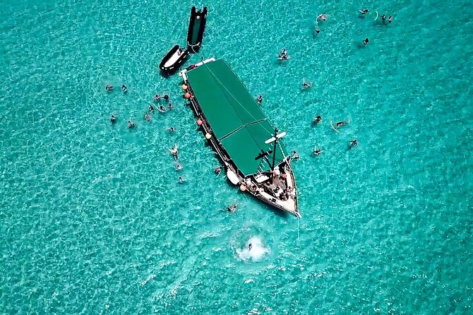 Don Juan Boat Trip in Arraial Do Cabo - Inclusions