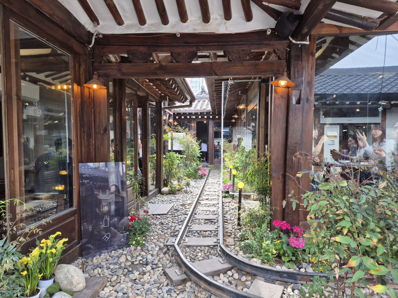 Dont waste your layover: Discover the hidden gems from Airport - Is the price worth it for a layover?
