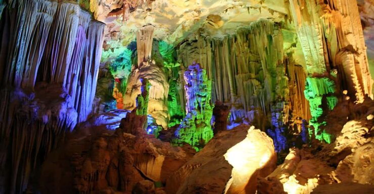 Dong Hoi: Explore Paradise Cave & Phong Nha Cave With Lunch - Detailed Itinerary