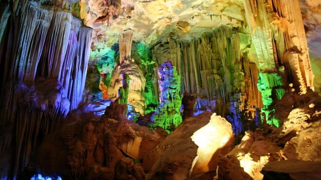 Dong Hoi: Explore Paradise Cave & Phong Nha Cave With Lunch - Scenic Drive to Paradise Cave
