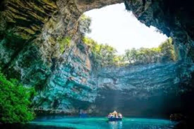 Dong Hoi: Phong Nha Caves and Paradise Caves Day Trip - Important Tips for Travelers