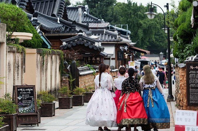 Donghaksa Temple Cherry Blossom and Jeonju Hanok Village - FAQ