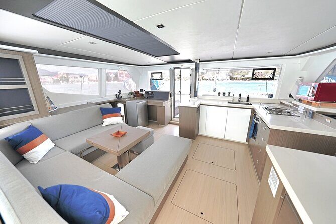 Don't Worry - Private Half Day Catamaran Cruise in St Maarten - FAQ