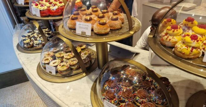 Donut Tasting Tour - Inclusions