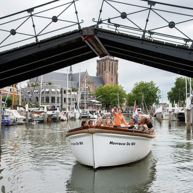 Dordrecht: City Canal Cruise - The Breakdown: What You Can Expect