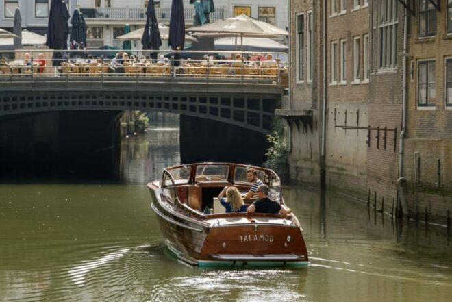 Dordrecht: City Walking Tour With Boat Ride - Booking and Flexibility