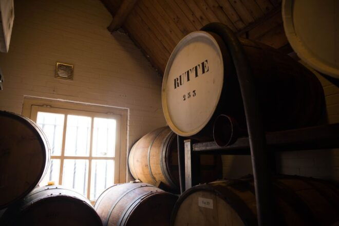 Dordrecht: Distillery Tour With Dutch Gin & Genever Tasting - Inclusions