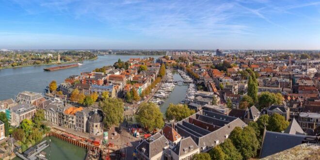 Dordrecht: Self-Guided City Walking Tour With Audio Guide - Highlights