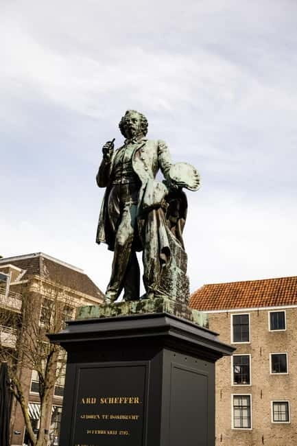 Dordrecht: Street Art Tour - Murals and Unexpected Artworks