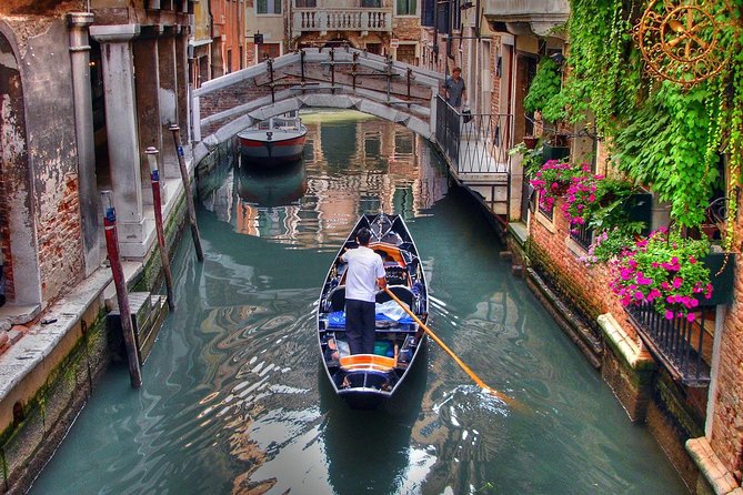 Dorsoduro District Private Walking Tour - Exploring Landmarks and Hidden Gems