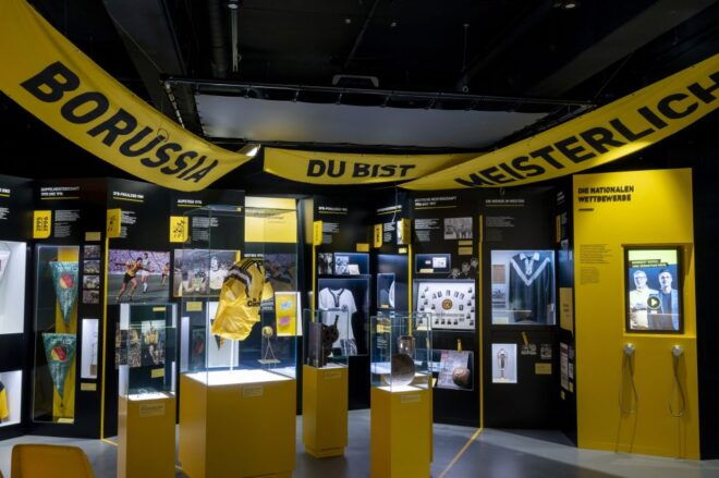 Dortmund: Borusseum Borussia Dortmund Museum Entry Ticket - Sing BVB Songs and Follow the Yellow Thread