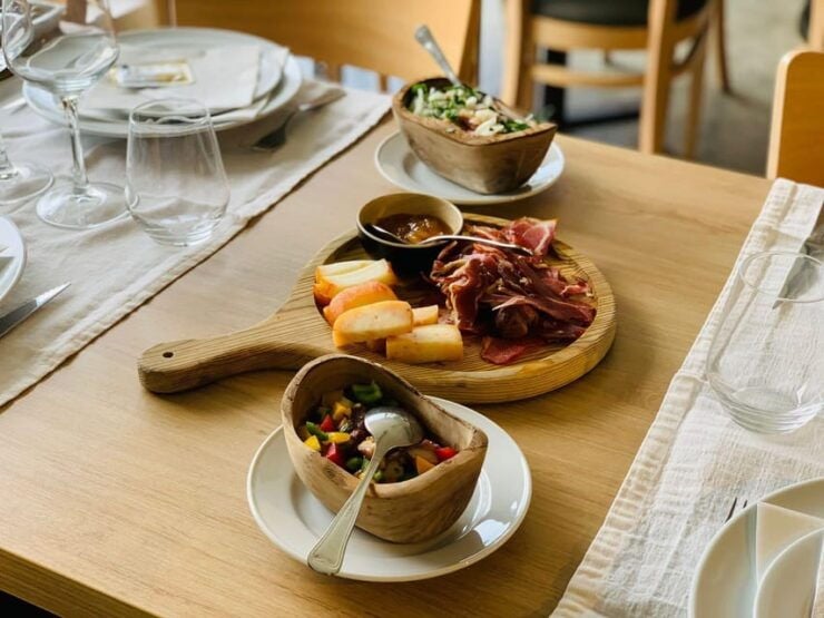DOURO: Boat Trip (Tua - Pinhão) + Lunch (Short Pants) - Good To Know