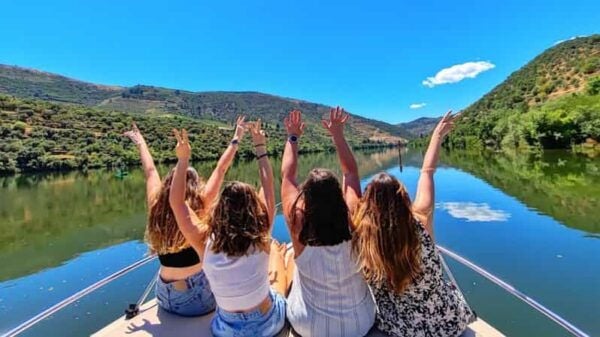 DOURO: Boat Trip (Tua - Pinhão) + Lunch (Short Pants) - Pricing and Booking