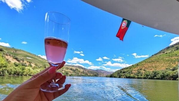 DOURO: Boat Trip (Tua - Pinhão) + Lunch (Short Pants) - Cancellation Policy