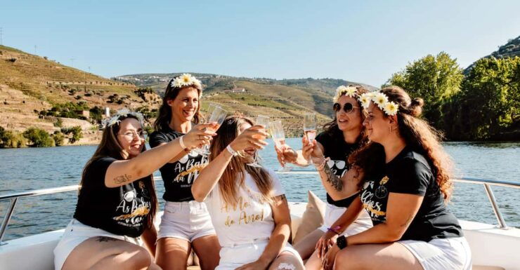 Douro Valley: 1 Hour Cruise With Sparkling Wine - Unique Experience on the Water