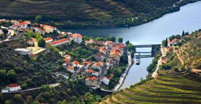 Douro Valley: 30 Minutes Private Airplane Tour - Itinerary