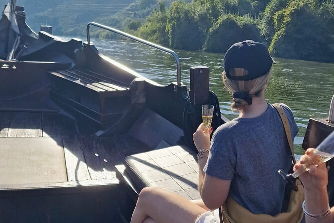Douro Valley - Expert Wine Guide All Day, Boat, Lunch and Tastings.All Included - Expert Guides and Specialized Wine Knowledge