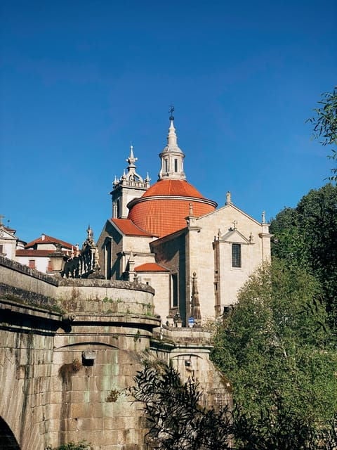 Douro Valley: PRIVATE TOURS With 1 Wine Tasting - Traditional Local Lunch