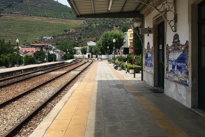 Douro Valley Small Group Tour With Wine Tasting, River Cruise and Lunch - Pickup Information