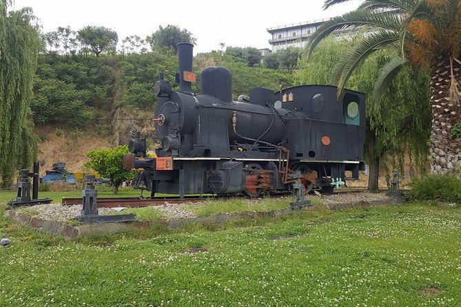 Douro Valley Tour: Wine Tasting River Cruise and Lunch From Porto - Winery Visit