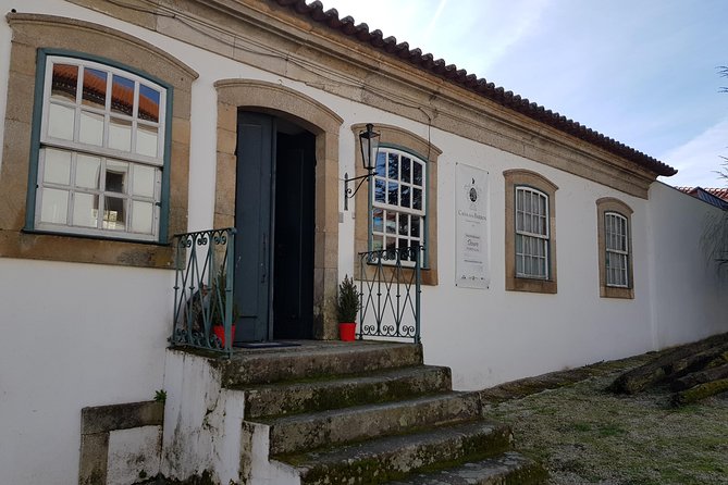 Douro Valley Wine Tour: Visit to Three Vineyards With Wine Tastings and Lunch - Vineyard 3: Wine Tasting and Lunch