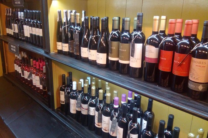Douro Valley Wine Tour With Friends & Traditional Lunch - Traditional Lunch at a Local Tavern