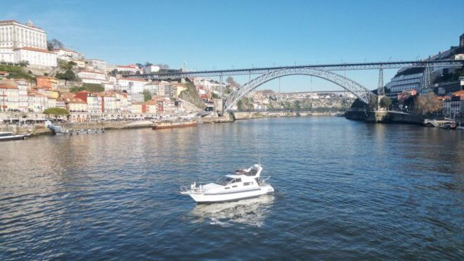 Douro Yacht Tour - Activity Description