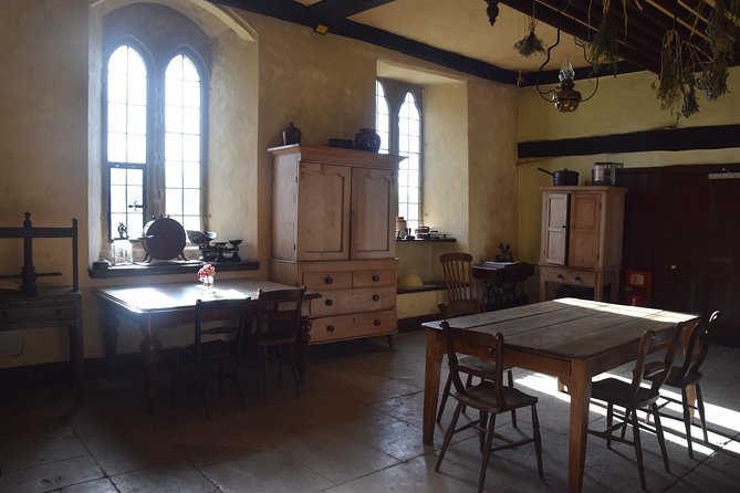 Downton Abbey Town and Country Tour From London by Private Black Taxi - Charming Villages of Oxfordshire Cotswolds