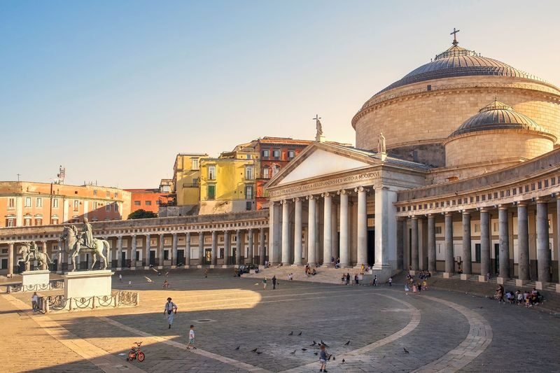 Downtown and Underground Ruins Tour in Naples - Start at the Neptune Fountain in Municipio Square
