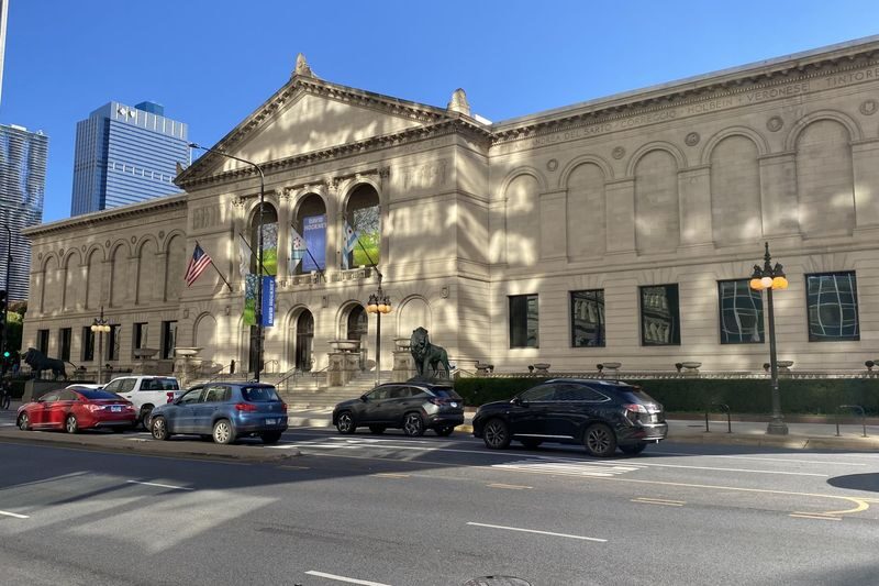Downtown Chicago TV & Movie Sites Tour - Chicago’s streets become the set