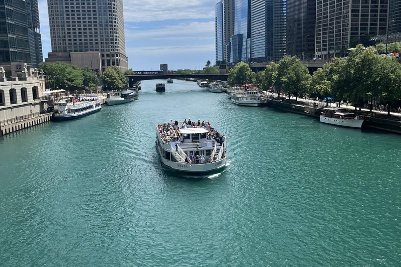 Downtown Chicago TV & Movie Sites Tour - The Dark Knight’s downtown settings