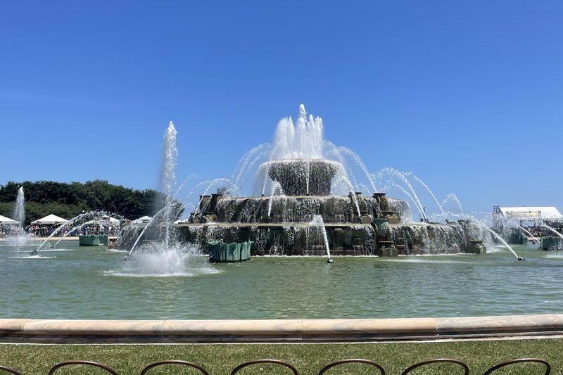 Downtown Chicago TV & Movie Sites Tour - Ocean’s Eleven, Blues Brothers and Public Enemies