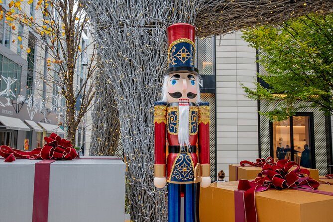 Downtown DC Holiday Tour: Lights, Decorations & Festive Cheer - A Closer Look at the Downtown DC Holiday Tour