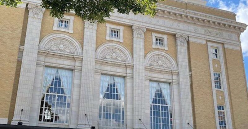 Downtown Durham Historian-Guided Walking Tour - The Experience of the Guide