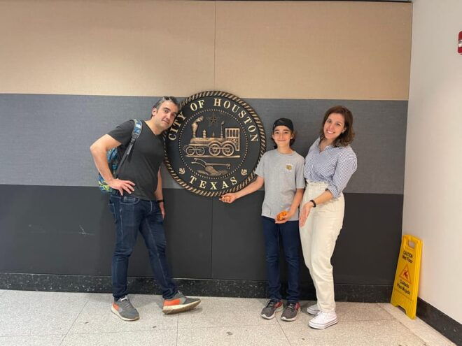 Downtown Houston: Astroville Tunnel Tour in Spanish - Tour Inclusions