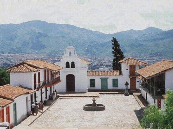 Downtown Medellin, Pueblito Paisa, and Comuna 13 Private Tour - Tour Highlights